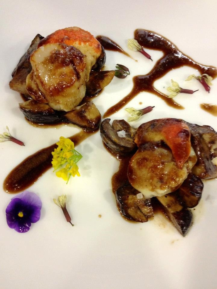 Ceps frescos con vieiras