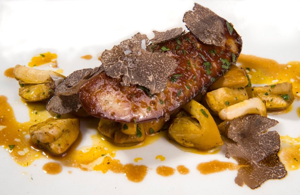 Ou de Reig en Papillote con Foie Poile y trufa negra