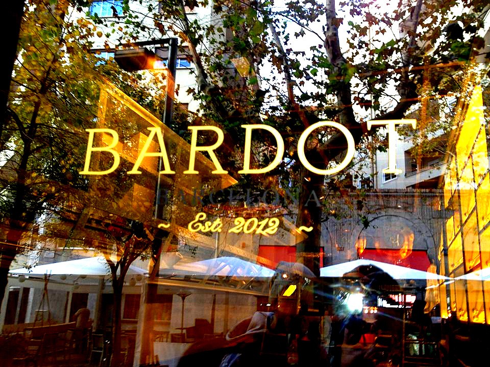 RESTAURANTE CON ENCANTO BARDOT BARCELONA QUE SE CUECE EN BARCLONA (12)