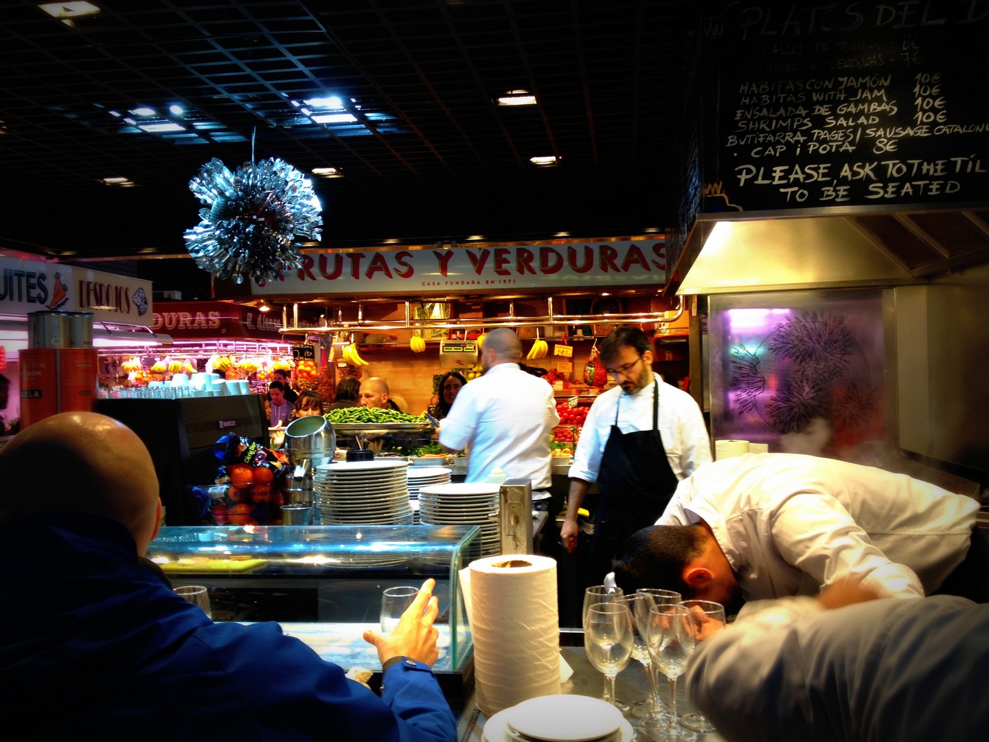 KIOSKO UNIVERSAL LA BOQUERÍA QUE SE CUECE EN BCN MARTA CASALS